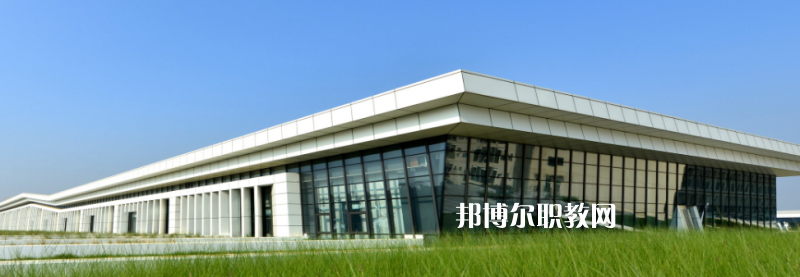 成都交通高級(jí)技工學(xué)校2022年學(xué)費(fèi)、收費(fèi)多少