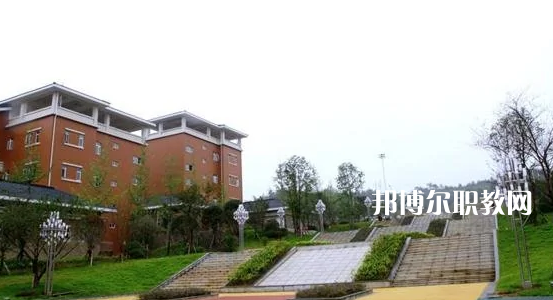 廣東新興中藥學(xué)校2022年報(bào)名條件、招生要求、招生對(duì)象