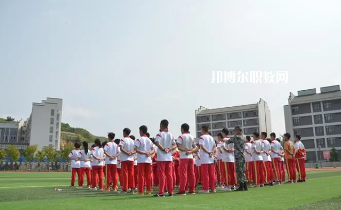 貴陽(yáng)英才學(xué)校2022年招生辦聯(lián)系電話(huà)