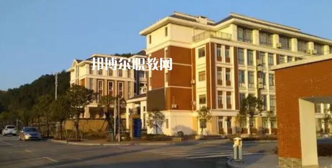 福建閩北衛(wèi)生學校2022年報名條件、招生要求、招生對象