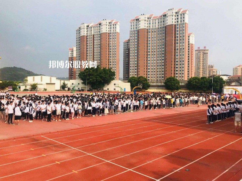  西安2022年讀中專多少錢(qián)