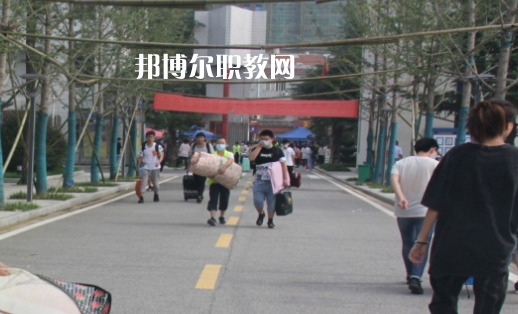 武漢新洲高級職業(yè)中學(xué)2022年報(bào)名條件、招生要求、招生對象