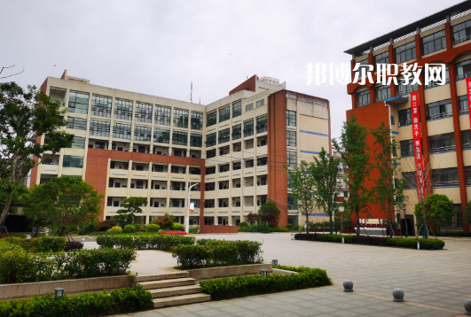 武漢石牌嶺高級職業(yè)中學(xué)2022年怎么樣、好不好