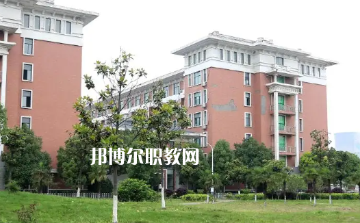 湖北機(jī)械工業(yè)學(xué)校2022年報(bào)名條件、招生要求、招生對(duì)象