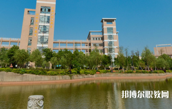 寧鄉(xiāng)市職業(yè)中專學校學費