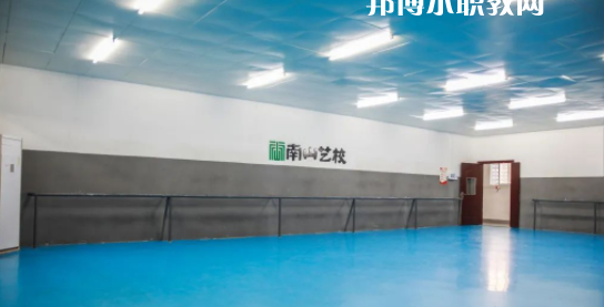 南寧市南山藝術(shù)職業(yè)技術(shù)學(xué)校2022年報(bào)名條件、招生要求、招生對象