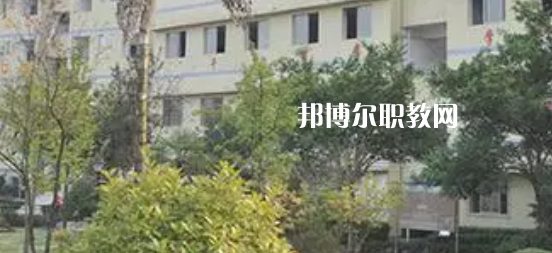 重慶市三峽職業(yè)技工學(xué)校地址在哪里，哪個地區(qū)，哪個城市?