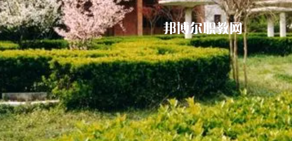 江蘇印刷技工學(xué)校地址在哪里，哪個(gè)地區(qū)，哪個(gè)城市?