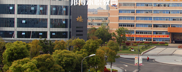 江蘇聯(lián)合職業(yè)技術(shù)學(xué)院無錫機(jī)電分院地址在哪里，哪個(gè)地區(qū)，哪個(gè)城市?