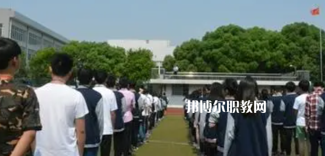 江蘇省錫山中等專業(yè)學(xué)校地址在哪里，哪個(gè)地區(qū)，哪個(gè)城市?