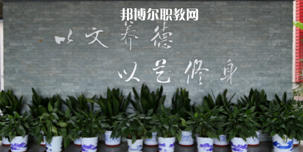 張家港市舞蹈學(xué)校地址在哪里，哪個地區(qū)，哪個城市?