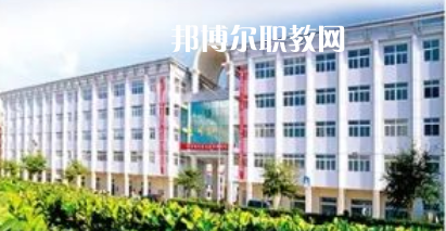 南通市通州區(qū)建筑職工中等專業(yè)學(xué)校地址在哪里，哪個(gè)地區(qū)，哪個(gè)城市?