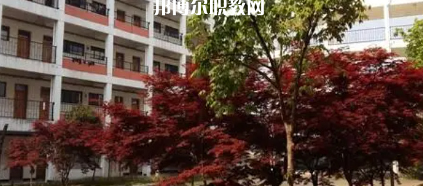江蘇省寶應(yīng)中等專業(yè)學(xué)校地址在哪里，哪個地區(qū)，哪個城市?