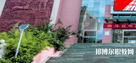石家莊美術(shù)職業(yè)學(xué)校地址，乘車(chē)路線
