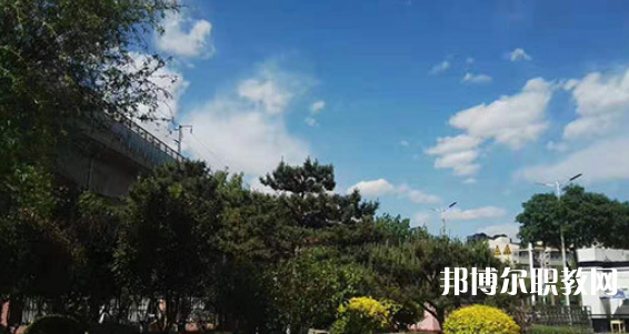 唐山市豐南區(qū)中等專業(yè)學(xué)校地址，乘車路線