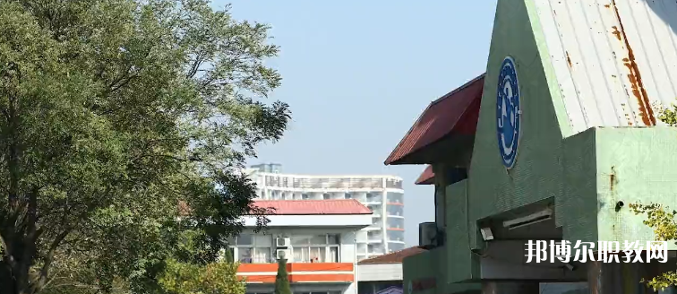秦皇島市體育舞蹈中等專(zhuān)業(yè)學(xué)校地址，乘車(chē)路線