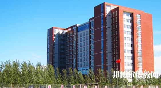 保定市科技中等專業(yè)學校地址，乘車路線