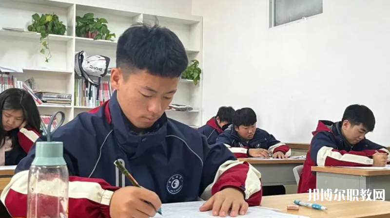2023鄭州創(chuàng)新科技中等專業(yè)學(xué)校招生計(jì)劃 招生人數(shù)是多少(附要求、條件、對(duì)象)