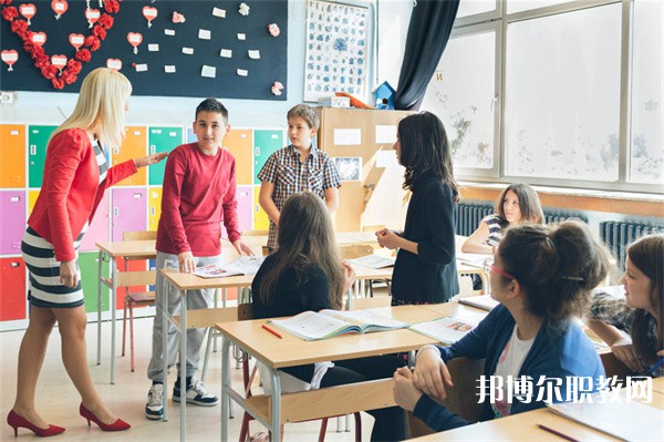 湖南哪里的中職學校能讀金融學專業(yè)