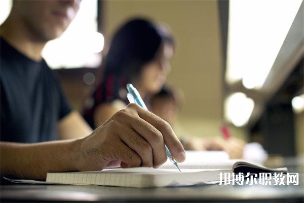 廣東哪里的職業(yè)學(xué)校能讀商務(wù)助理專(zhuān)業(yè)
