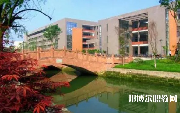 2024桂林市藝術(shù)學(xué)校招生計(jì)劃 招生人數(shù)是多少(附要求、條件、對(duì)象)