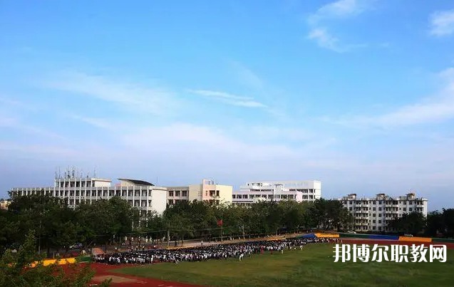 2024玉林市龍池職業(yè)技術(shù)學(xué)校多少錢(qián) 玉林市龍池職業(yè)技術(shù)學(xué)校各專(zhuān)業(yè)學(xué)費(fèi)收費(fèi)標(biāo)準(zhǔn)