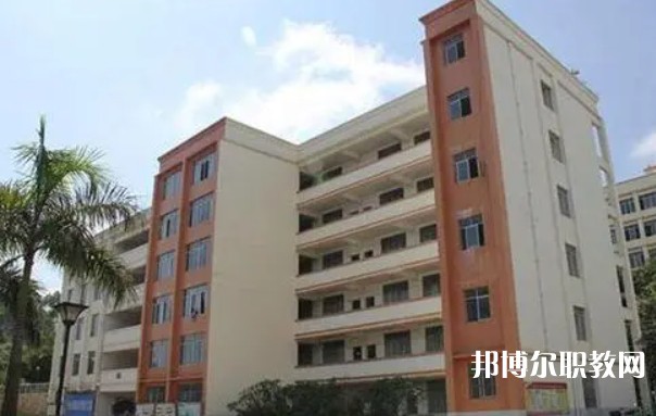 賀州市東南理工職業(yè)技術(shù)學(xué)校怎么樣、好不好