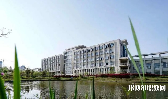 2024蕪湖汽車工程學校招生計劃 招生人數(shù)是多少(附要求、條件、對象)
