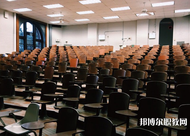 廣西哪里的中職學校能讀中西烹調(diào)技術專業(yè)