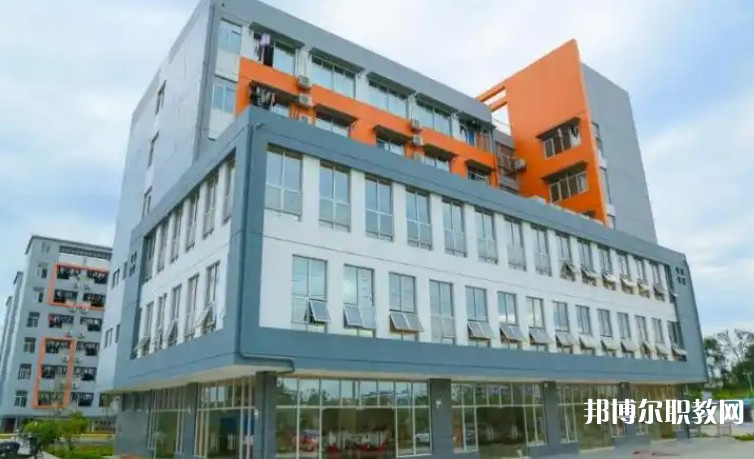 2025廣西新聞出版技工學(xué)校招生計(jì)劃 招生人數(shù)是多少(附要求、條件、對(duì)象)