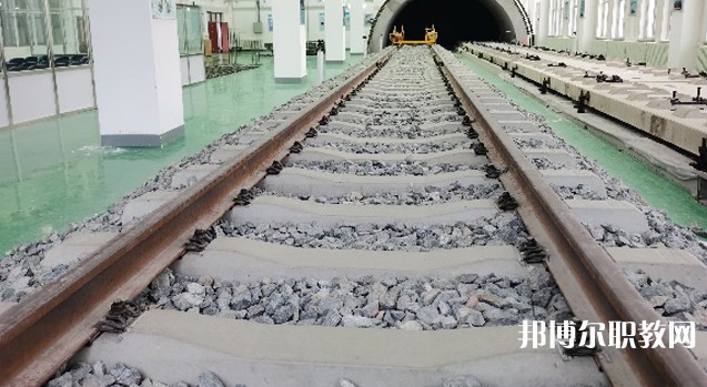 自貢2025年適合男生的鐵路學(xué)校專(zhuān)業(yè)